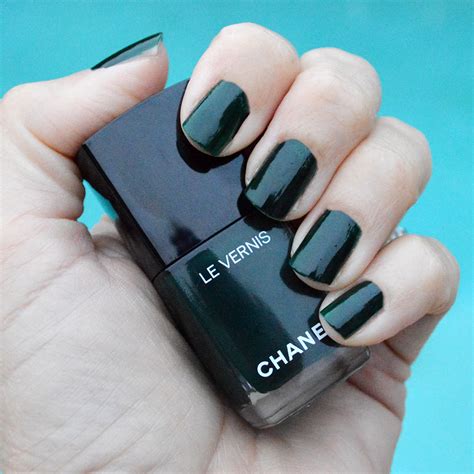 Yes! Uma Thurman’s fave Chanel nail polish in Pulp Fiction is BACK.